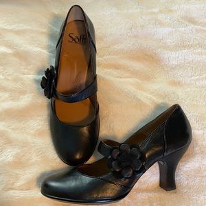Sofft brand Mary Janes with flower, size 7.5